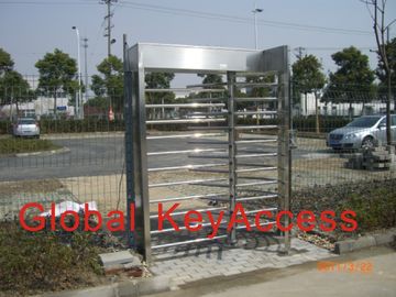 屋外のアクセスの完全な高さの回転木戸の反テールゲートおよび反逆の背部 1 車線 2 の車線 3 の車線